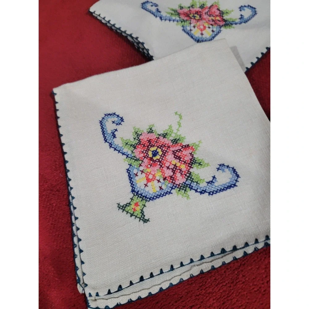 Vintage Cross Stitch Linen Napkins 4 Hemstitched 10 X 10 Sq Tea Coffee Luncheon